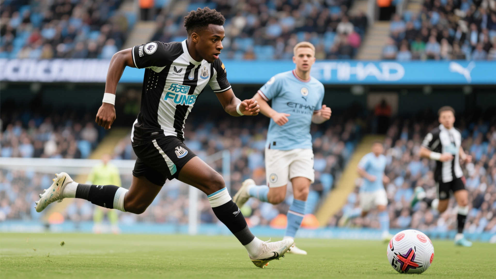 作为一名备受欧洲赛场青睐的年轻球星，*亚历山大·伊